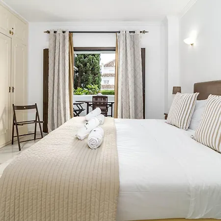 Stunning 2 Bedroom In Aldea Blanca 马尔韦利亚