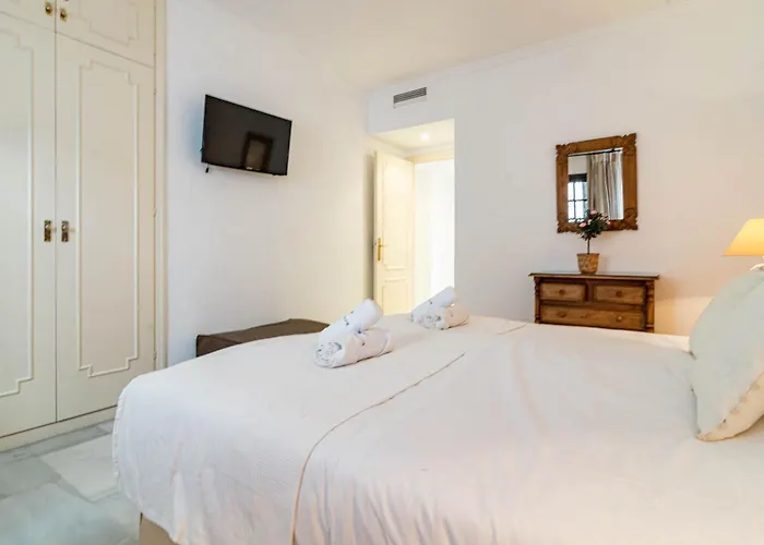 Stunning 2 Bedroom In Aldea Blanca Apartament